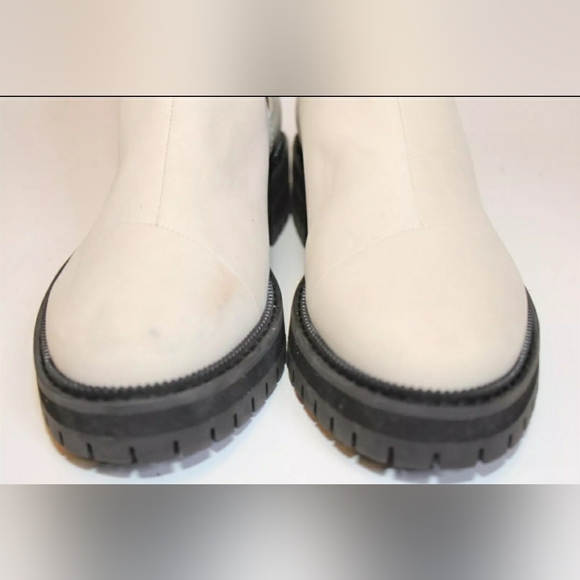 Like NEW TOMS Dakota Water Resist Leather Size 6 Ankle Boots - Picture 4 of 11